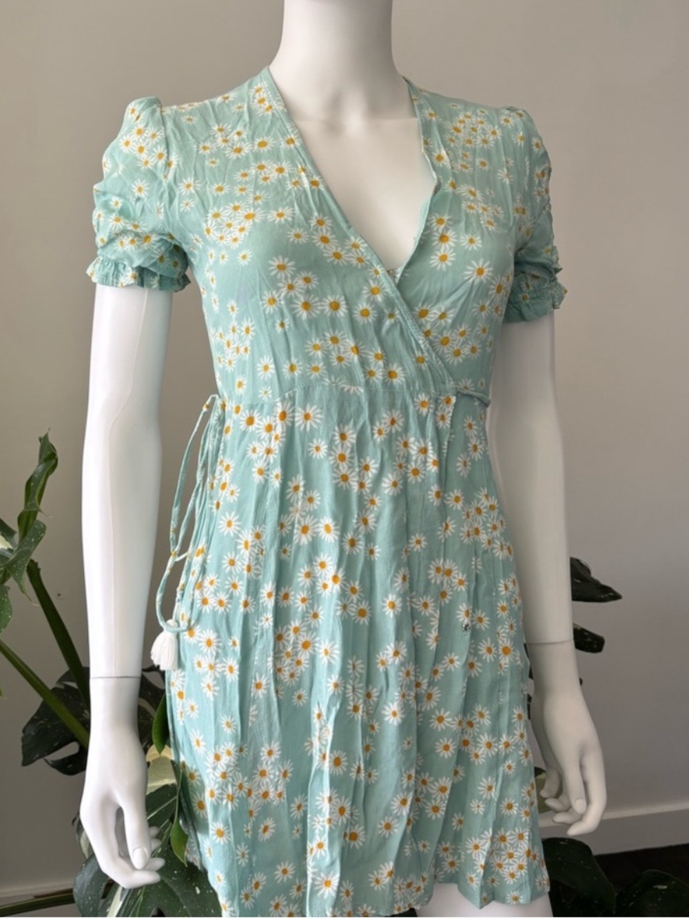 Faithfull The Brand Mira Floral Mini Dress Sz XS 100% Authentic❤️ - Picture 6 of 9
